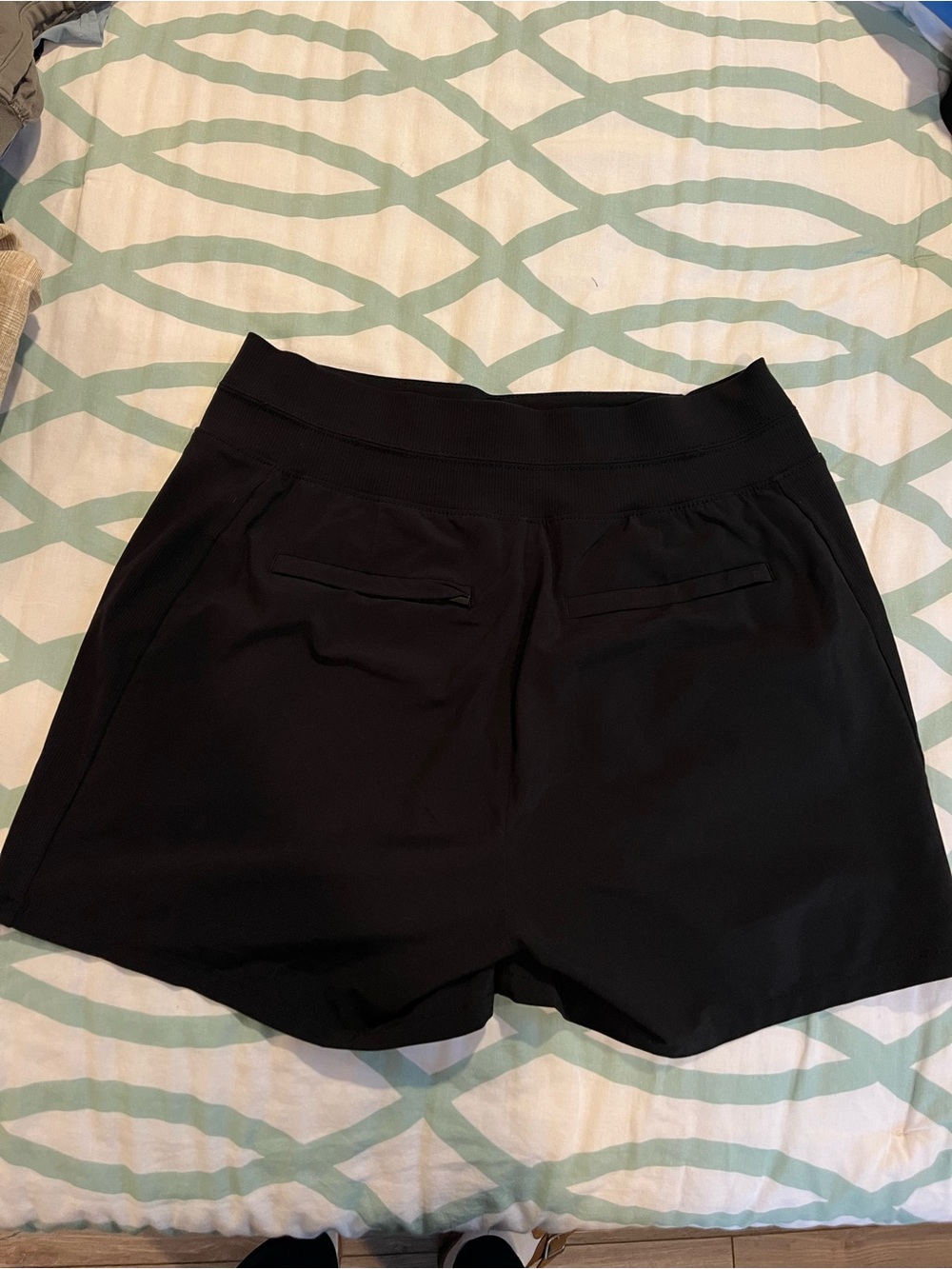 Athleta Brooklyn Shorts Women’s Size 2 Black - Picture 4 of 5